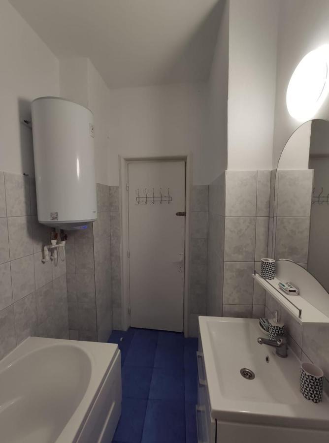 Apartament Marra Apartment Констанца Екстериор снимка